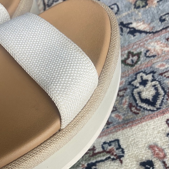 Rothys Sandals Lightweight Wedge Salt Cream Platform Open Toe Strappy Shoes 8.5 - Picture 13 of 15